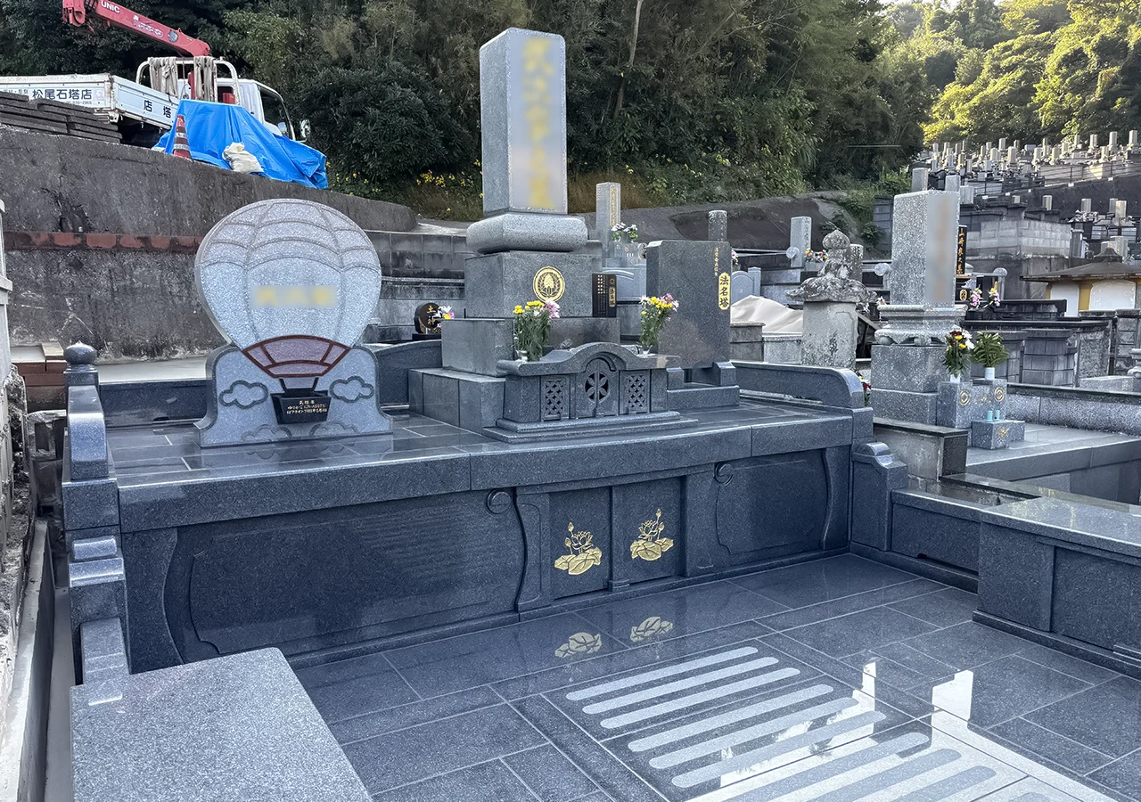 お墓を建てる